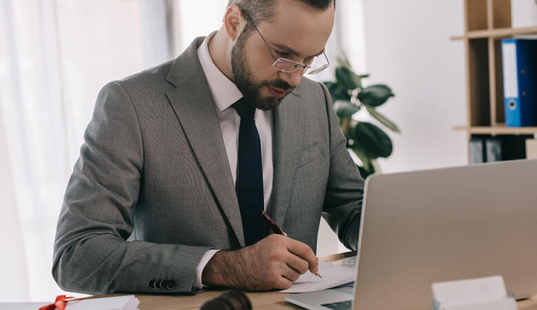 How Corporate and Commercial Solicitors Protect UK Businesses from Unlimited Liability Clauses